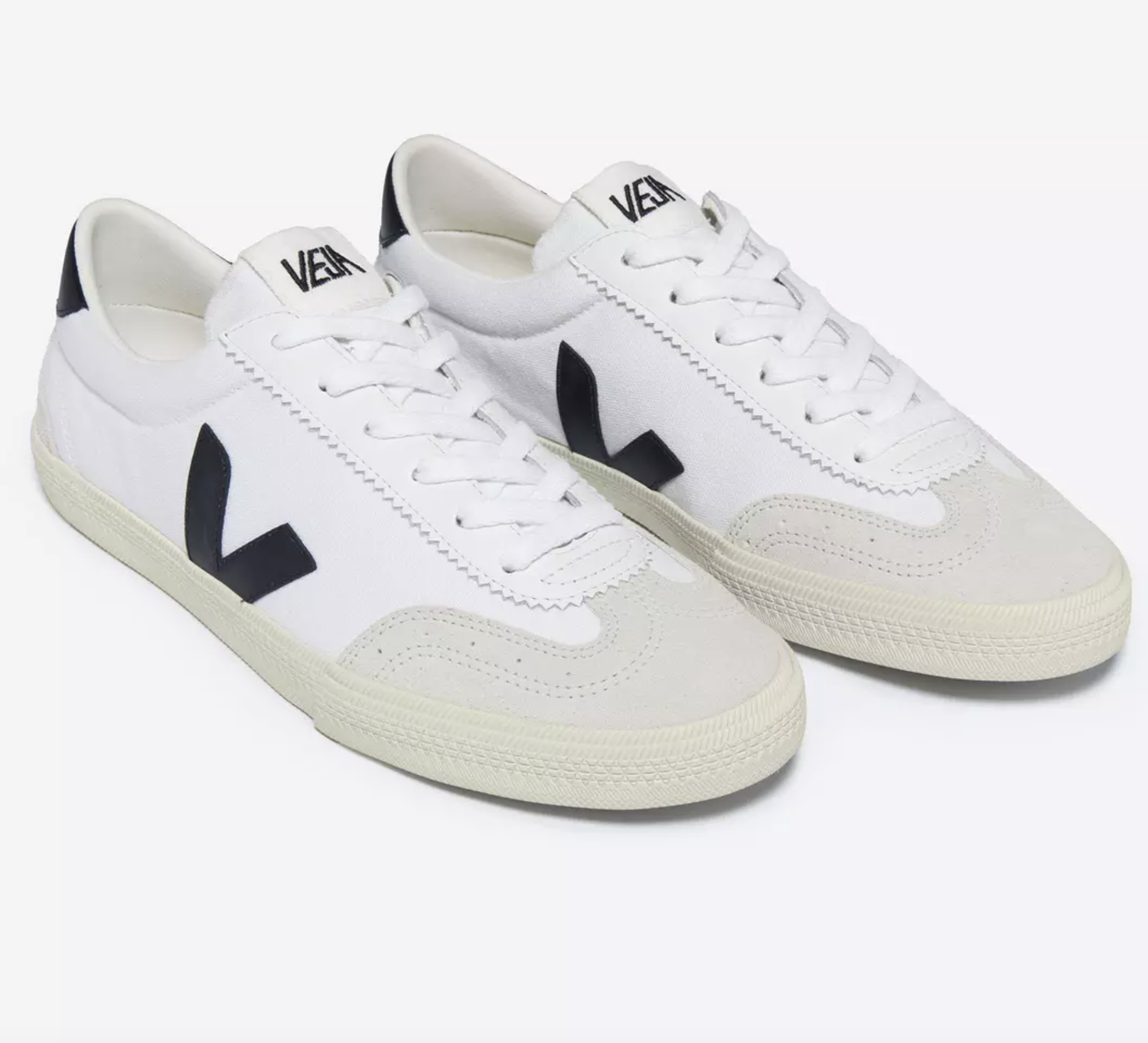 Veja - Volley Canvas in White/Black — hughes clothing
